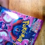 ポケモンカードの開封に手こずるYuTuber　@YutaTubeofficial